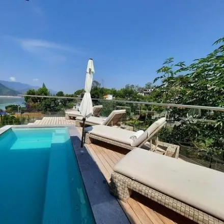 Buy this 5 bed house on Calle Panorámica in Centro, 51200 Valle de Bravo