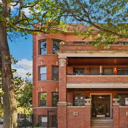 Image 1 - 3000 West Logan Boulevard, Chicago, IL 60647, USA - House for sale