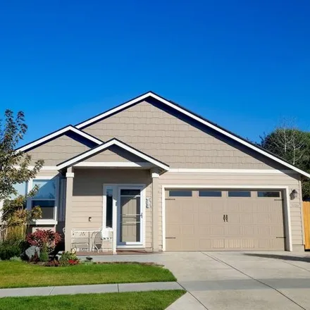 Buy this 3 bed house on Southwest 39th Street in Redmond, OR 97756