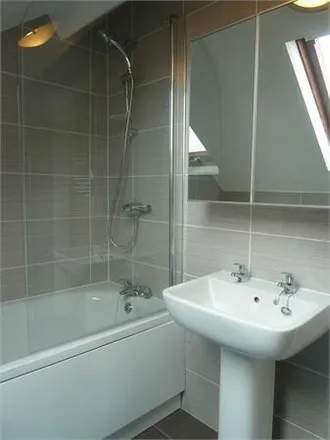 Image 9 - Trewhitt Road, Newcastle upon Tyne, NE6 5LT, United Kingdom - Apartment for rent