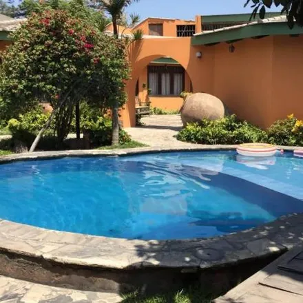 Buy this 3 bed house on Avenida Las Casuarinas in Santiago de Surco, Lima Metropolitan Area 51132