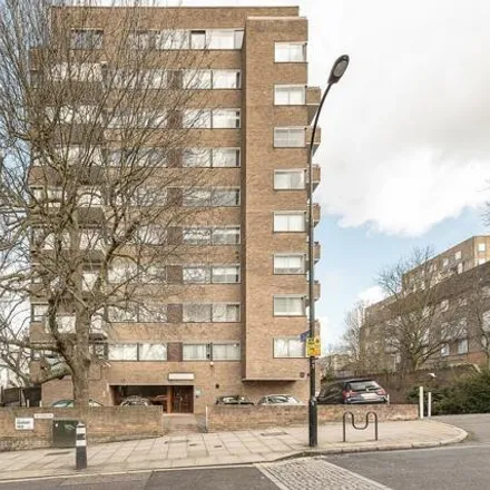 Rent this 3 bed room on Harris Academy St John's Wood in Marlborough Hill, London