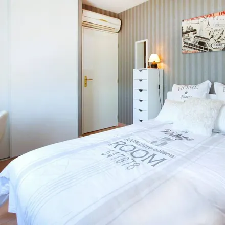 Rent this 3 bed house on Morières-lès-Avignon in Avenue de Verdun, 84310 Morières-lès-Avignon