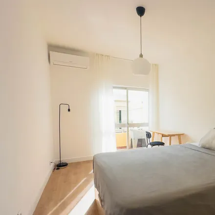 Rent this 1 bed apartment on Clickviaja.com in Praça Alexandre Herculano, 8000-234 Faro