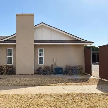 Image 2 - 3293 64th Street, Lubbock, TX 79413, USA - House for rent