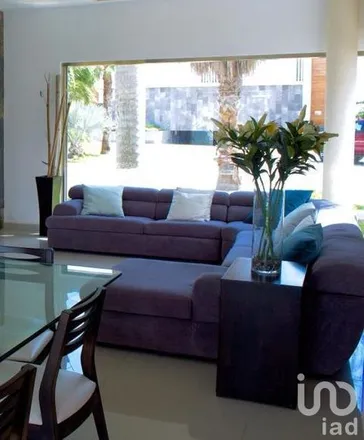 Buy this 5 bed house on Avienda Central de Villa Magna in 77560 Cancún, ROO