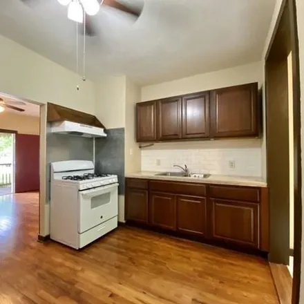 Image 8 - 116 South Krueger Avenue, New Braunfels, TX 78130, USA - Apartment for rent