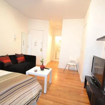 Rent this 1 bed apartment on 415 East 75th Street in New York, NY 10021