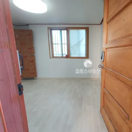 Rent this studio apartment on 서울특별시 송파구 송파동 87-1