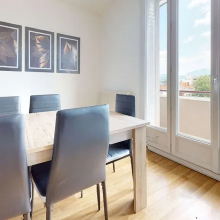 Rent this 3 bed apartment on 13 Boulevard Jean Pain in 38000 Grenoble, France