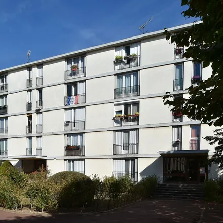 Rent this 3 bed apartment on 145 Boulevard Voltaire in 92600 Asnières-sur-Seine, France