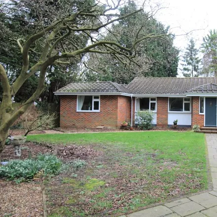 Rent this 5 bed house on Woodside in Saint John The Evangelist, Parish of Great Chesham