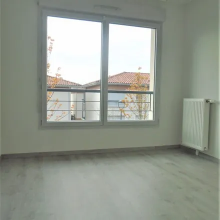 Rent this 3 bed apartment on 2 Rue du 19 Mars 1952 in 31150 Gratentour, France
