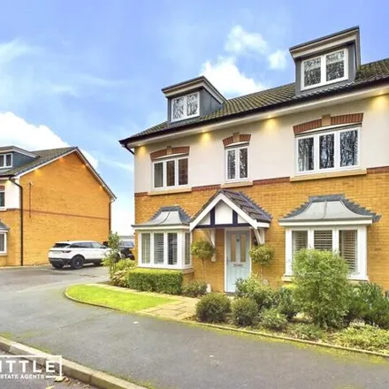 Buy this 5 bed house on Mottram Rise in St Helens, WA10 5QZ