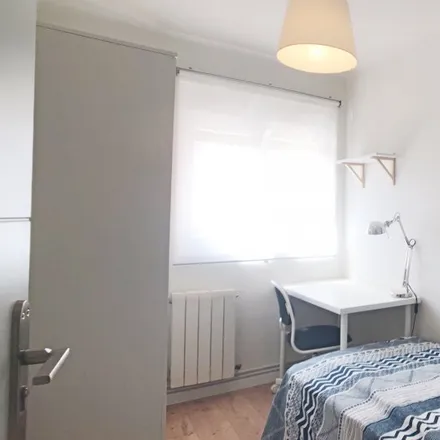 Rent this 7 bed room on Madrid in Centro Deportivo SAGE 2000, Calle de Escalona