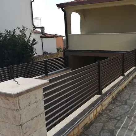 Rent this 5 bed house on 52470 Vilanija - Villania