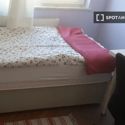 Rent this 3 bed room on Baysungur Sokak in 34375 Şişli, Turkey