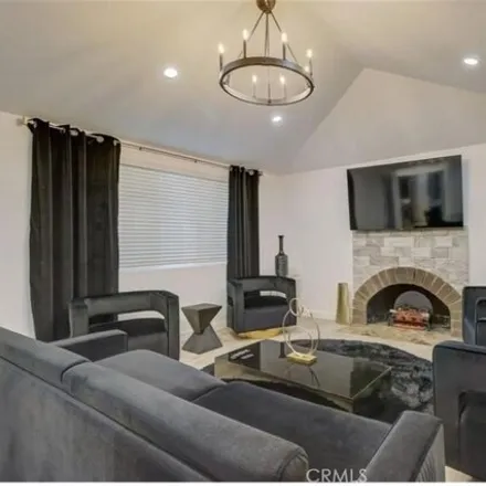 Image 3 - 9578 Sunland Place, Los Angeles, CA 91040, USA - House for sale