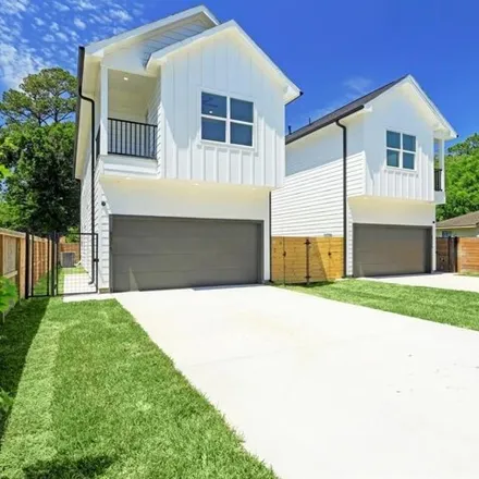 Buy this 3 bed house on 1646 Benson Street in Houston, TX 77020
