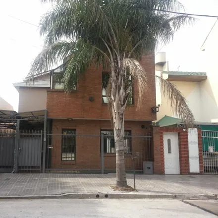 Buy this 5 bed house on Avenida Enrique Mosconi 987 in Partido de La Matanza, B1752 CXU Lomas del Mirador