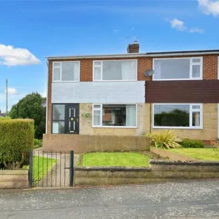 Buy this 3 bed duplex on Parkways Close in Oulton, LS26 8TS