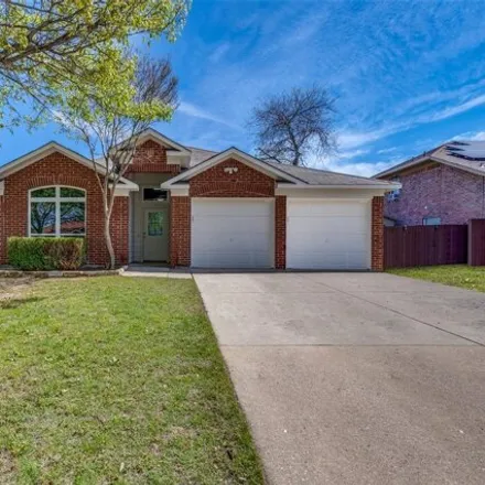 Buy this 3 bed house on 931 Santa Fe Drive in Saginaw, TX 76131