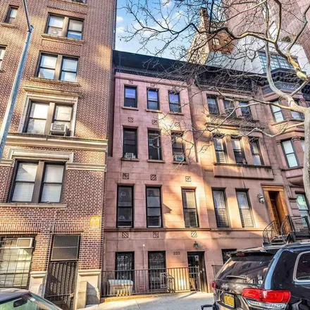 Rent this 2 bed townhouse on 224 West 71st Street in New York, NY 10023