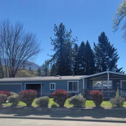 Buy this studio apartment on 1327 East View Place in Grants Pass, OR 97527