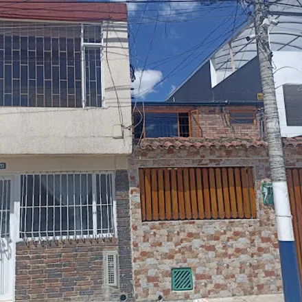 Rent this 2 bed house on Carrera 99 in Engativá, 111041 Bogota