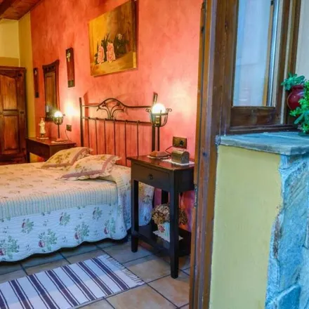 Rent this 2 bed townhouse on Conservatorio Superior de Música del Principado de Asturias in Calle Canóniga, 33003 Oviedo