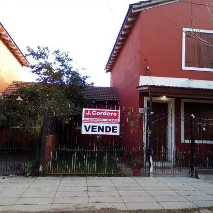 Buy this 2 bed house on Ecuador 2801 in Partido de Quilmes, Ezpeleta