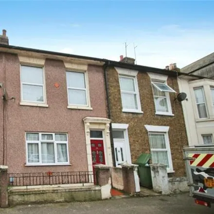 Rent this 3 bed townhouse on 23 Meyrick Road in Sheerness, ME12 2NX