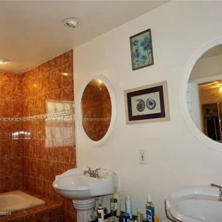 Image 5 - 2699 Northwest 47th Lane, Lauderdale Lakes, FL 33313, USA - Townhouse for sale