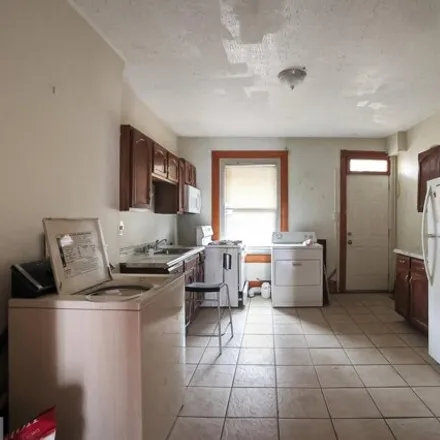 Image 6 - 1832 East 28th Street, Baltimore, MD 21218, USA - House for sale