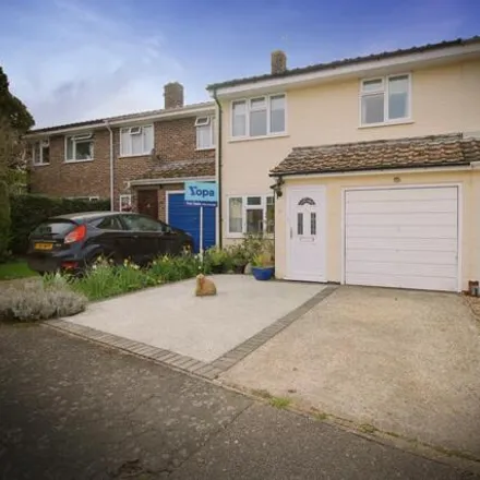 Buy this 3 bed townhouse on Darking Avenue in Daking Avenue, Boxford