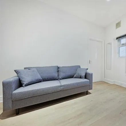 Image 5 - 18 Collingham Place, London, SW5 0TF, United Kingdom - Apartment for rent