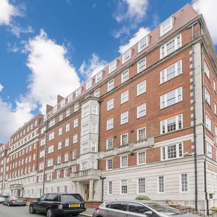 Rent this 3 bed apartment on Duchess of Bedford House in Duchess of Bedford's Walk, London