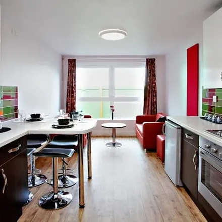 Image 3 - 69 Grove Street, City of Edinburgh, EH3 8FD, United Kingdom - Apartment for rent