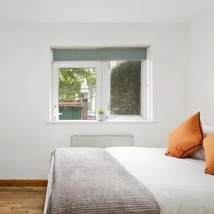 Rent this 1 bed room on Sheffield Terrace in London, W8 7NB
