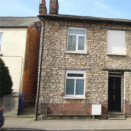 Rent this 2 bed townhouse on unnamed road in Brackley, NN13 7FJ