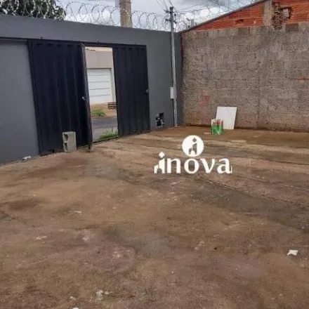 Buy this 2 bed house on Rua João Sabino Silva in Oneida Mendes, Uberaba - MG