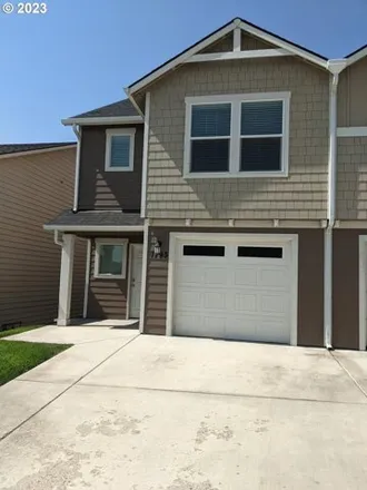 Buy this 3 bed house on 1799 Northeast 8th Street in Hermiston, OR 97838