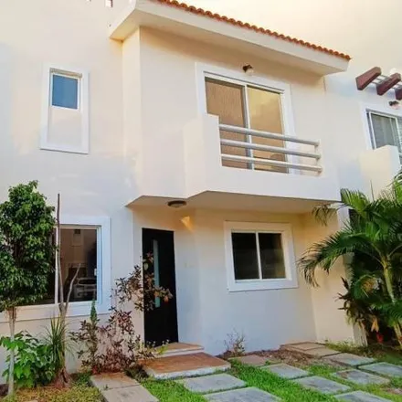Rent this 4 bed house on Calle Tikal in 77507 Cancún, ROO