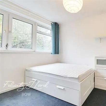 Image 6 - Brandwood House, 35 Pickard Gardens, London, E3 4BZ, United Kingdom - Townhouse for rent