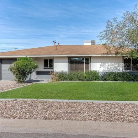 Rent this 3 bed house on 6908 East Edgemont Avenue in Scottsdale, AZ 85257