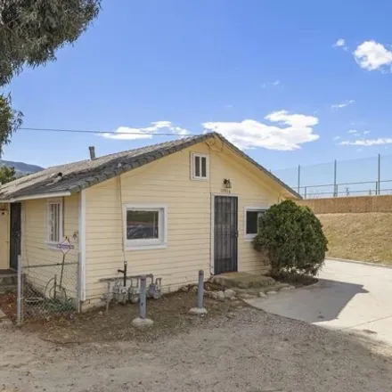 Image 3 - 17506 East Telegraph Road, Kevet, Santa Paula, CA 93060, USA - House for sale