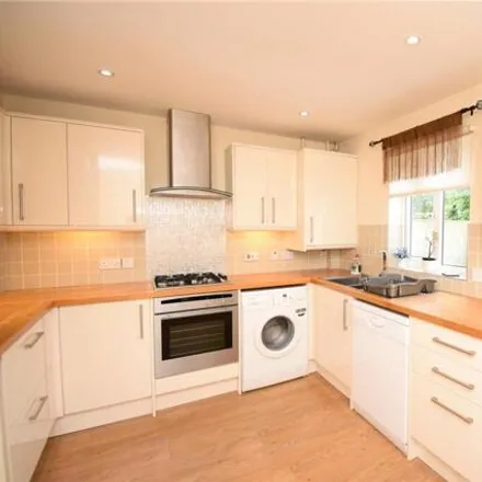 Image 2 - 12 Wyvern Close, Devizes, SN10 2UE, United Kingdom - House for rent