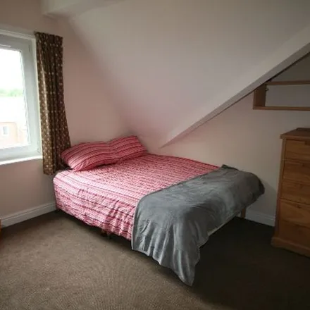 Rent this 5 bed apartment on 24 Delph Lane in Leeds, LS6 2HQ