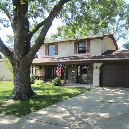Buy this 3 bed house on 18 Debbie Lane in Streamwood, IL 60107