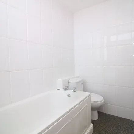 Image 2 - Harden Road, Bristol, BS14 8PW, United Kingdom - Apartment for rent
